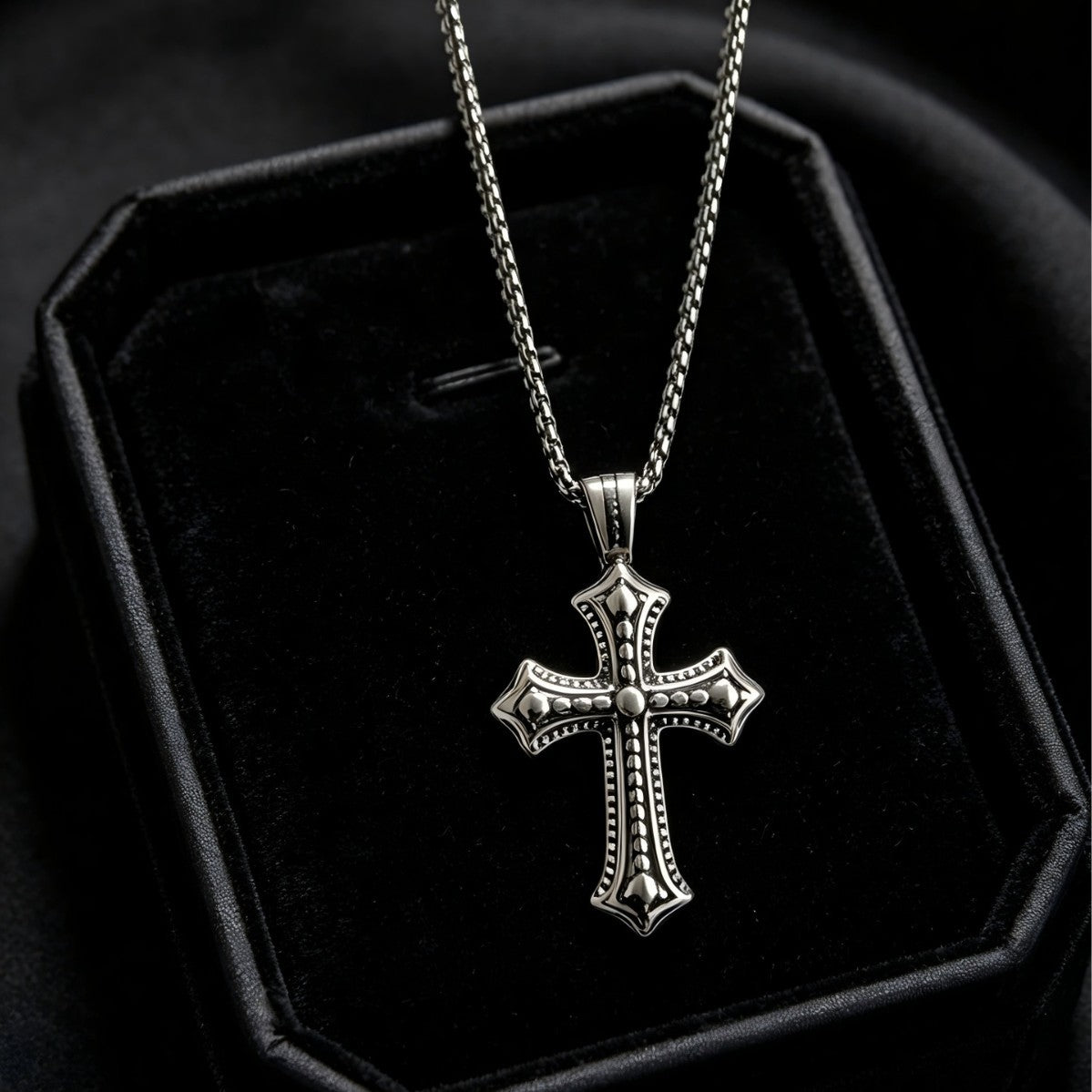 Cross-border bestseller punk retro trendy men's favorite classic cast carved totem cross stainless steel pendant