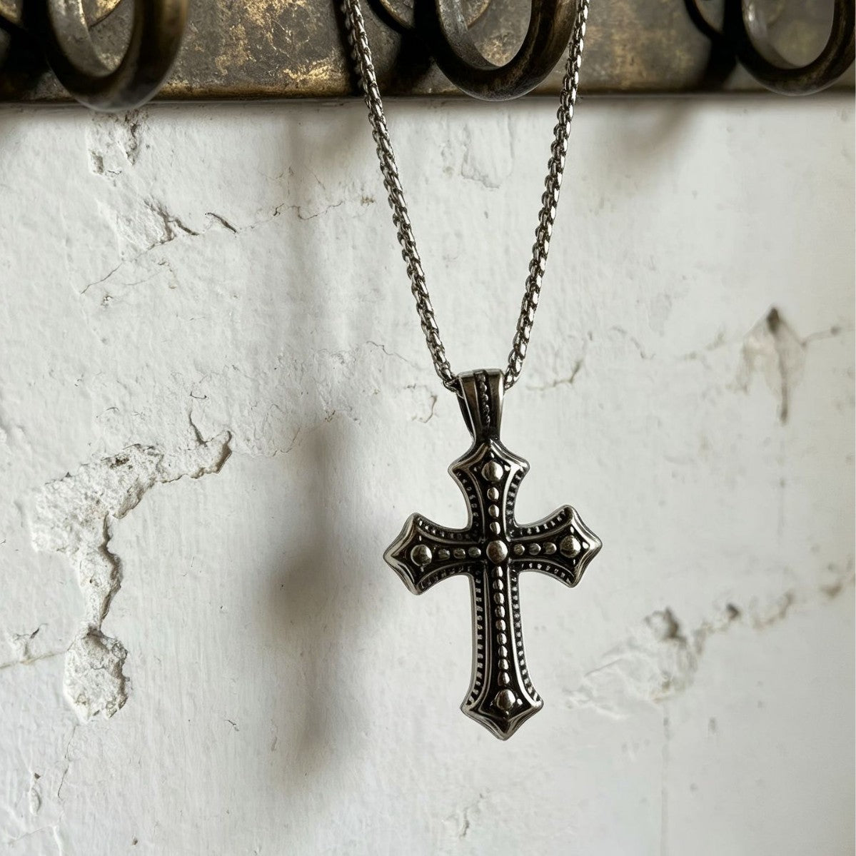Cross-border bestseller punk retro trendy men's favorite classic cast carved totem cross stainless steel pendant